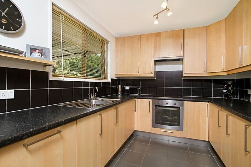 24 Oxley Circuit, DAISY HILL QLD 4127, Daisy Hill - Thumbnail 2