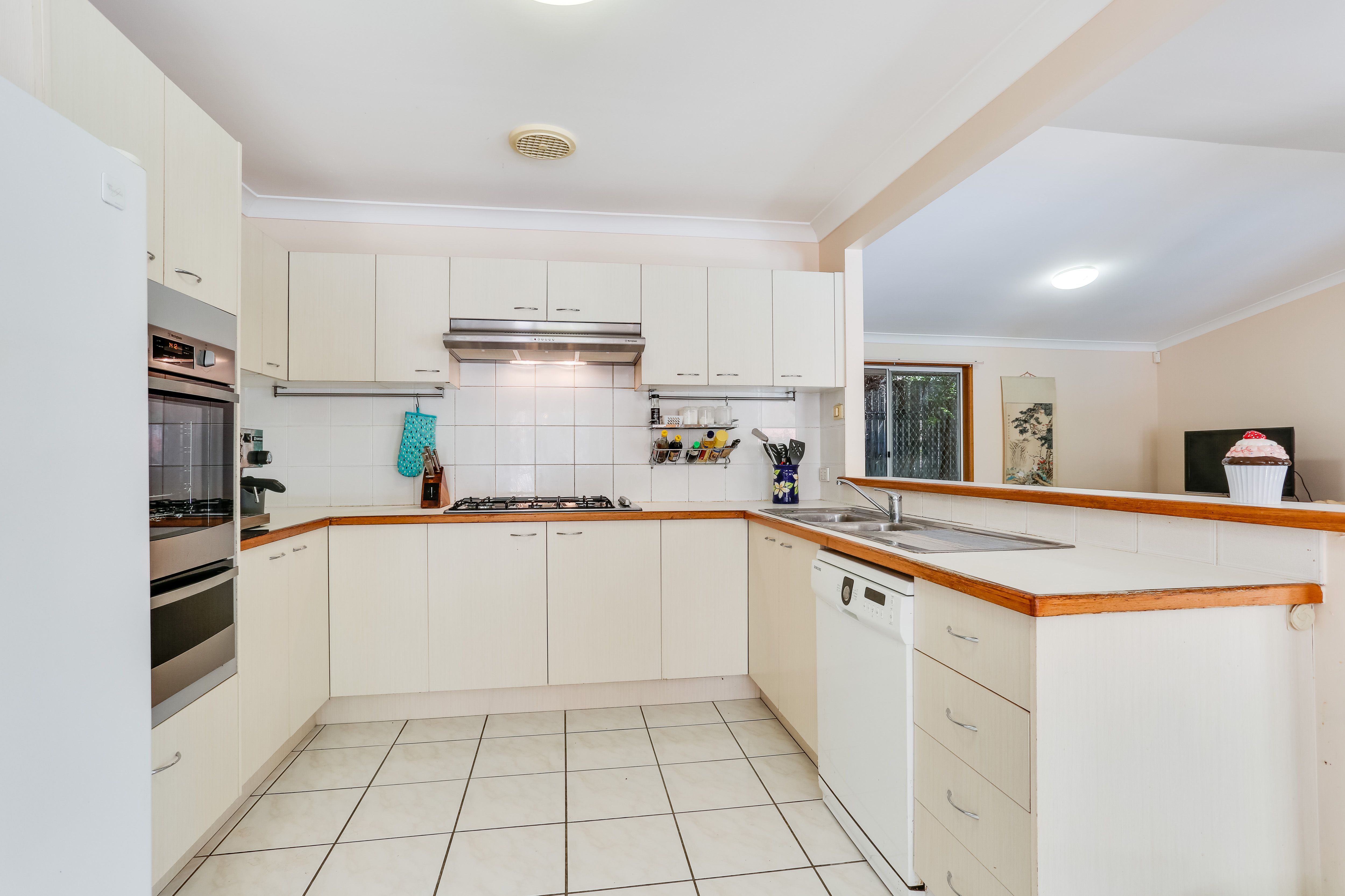 4 Elderslie Place, Forest Lake QLD 4078, Forest Lake - Thumbnail 4