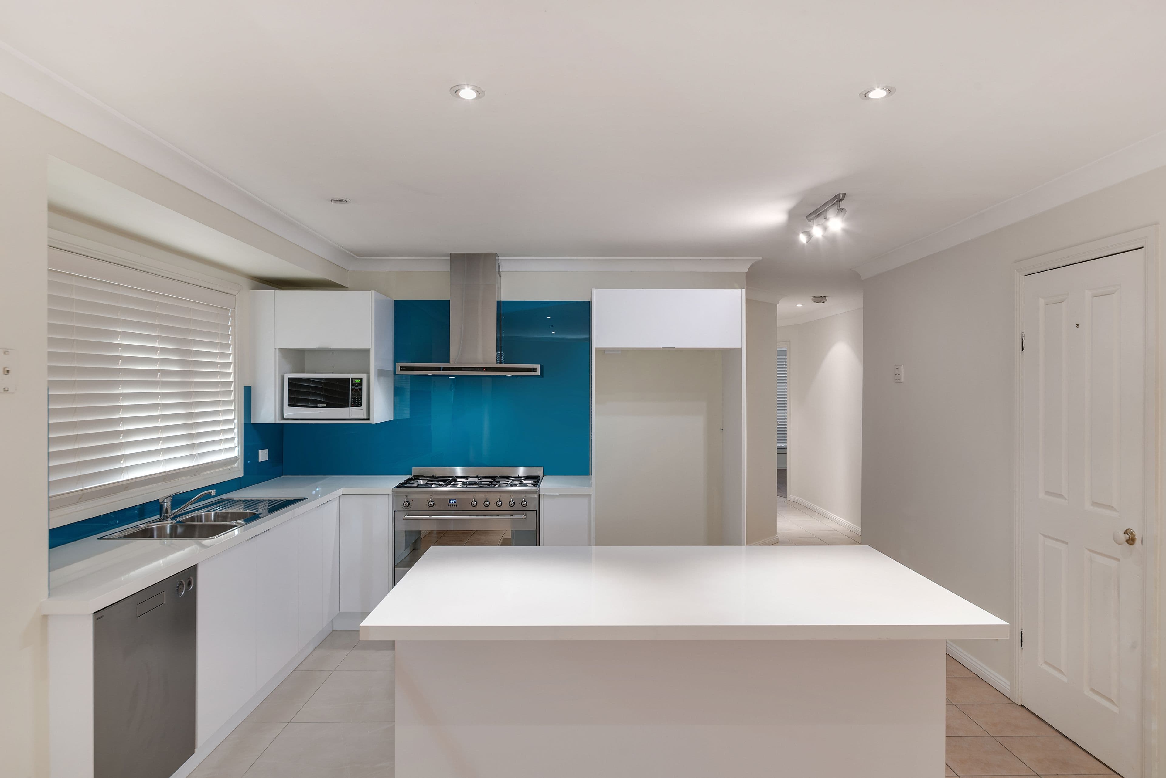10 Koel Street, Hinchinbrook - Thumbnail 2
