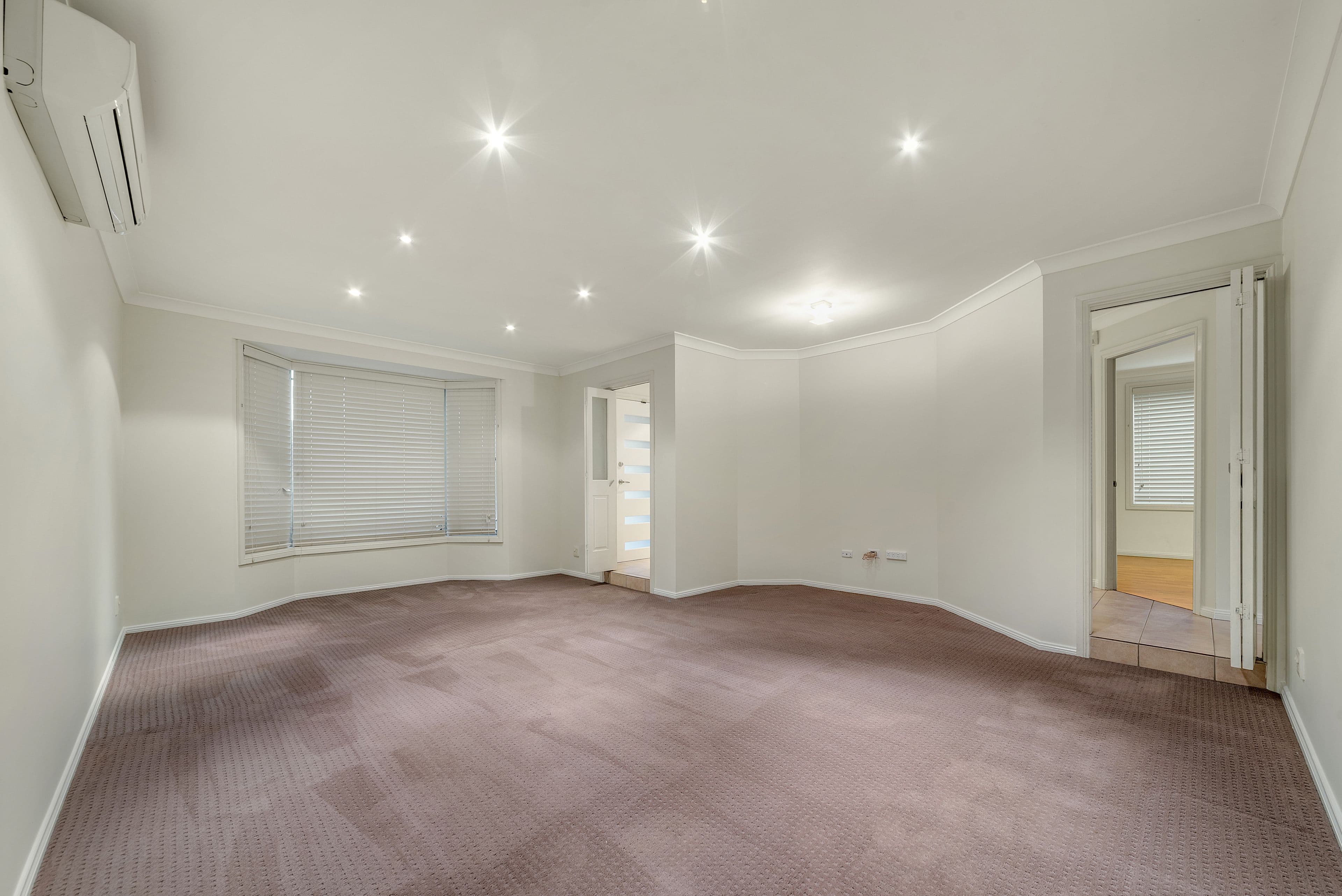 10 Koel Street, Hinchinbrook - Thumbnail 4