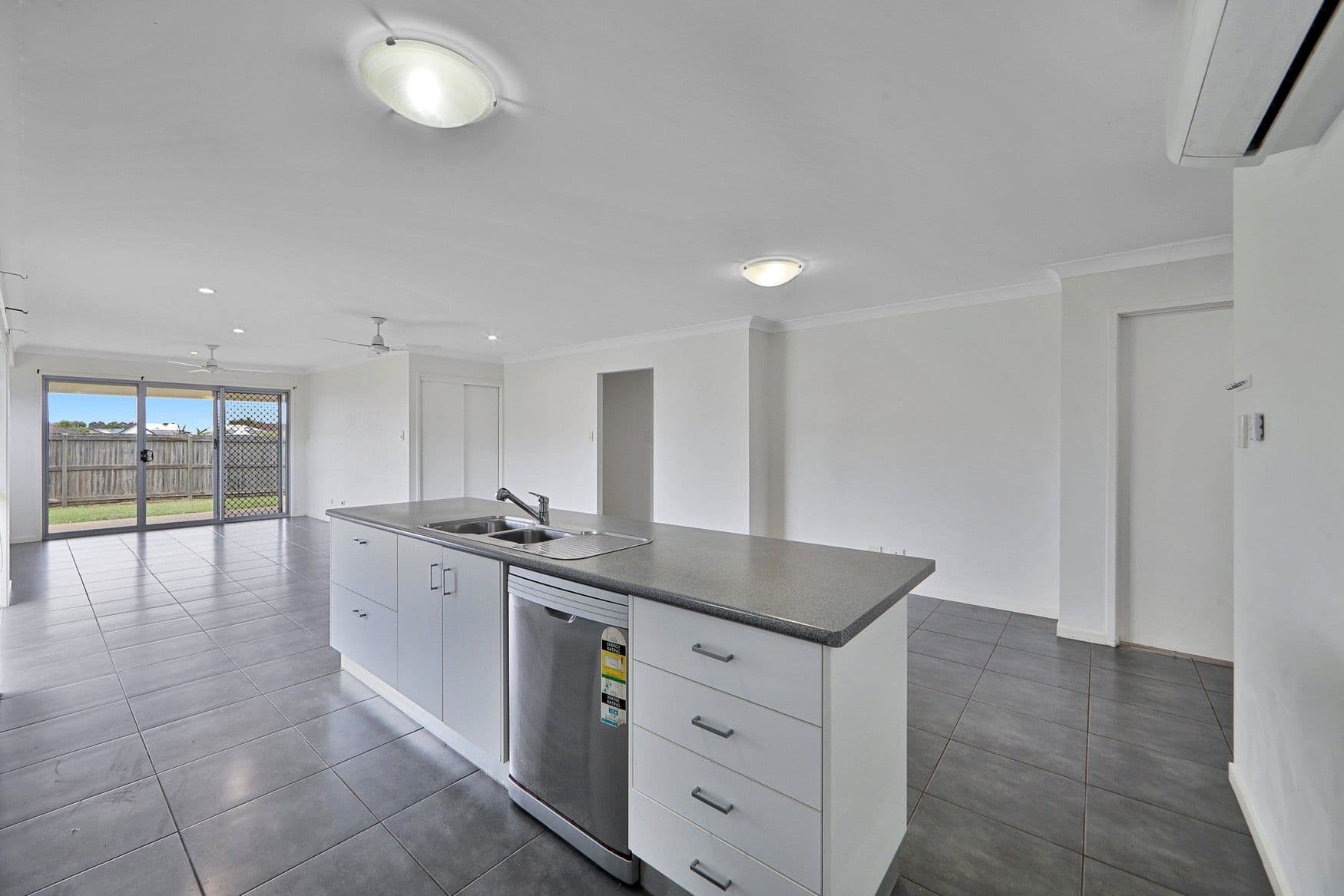 71 Foster Drive, Bundaberg North QLD 4670, Bundaberg North - Thumbnail 5