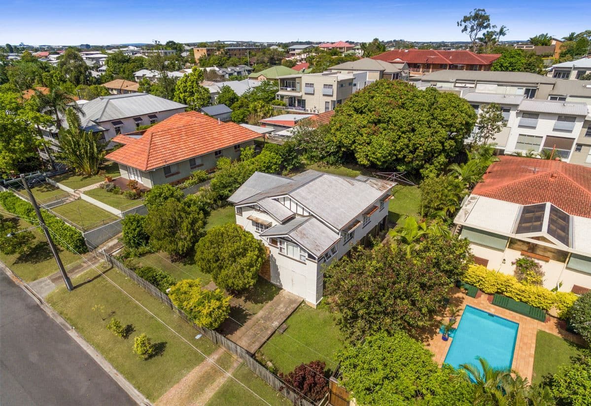 27 Carramar Street, Morningside QLD 4170, Morningside - Image 1