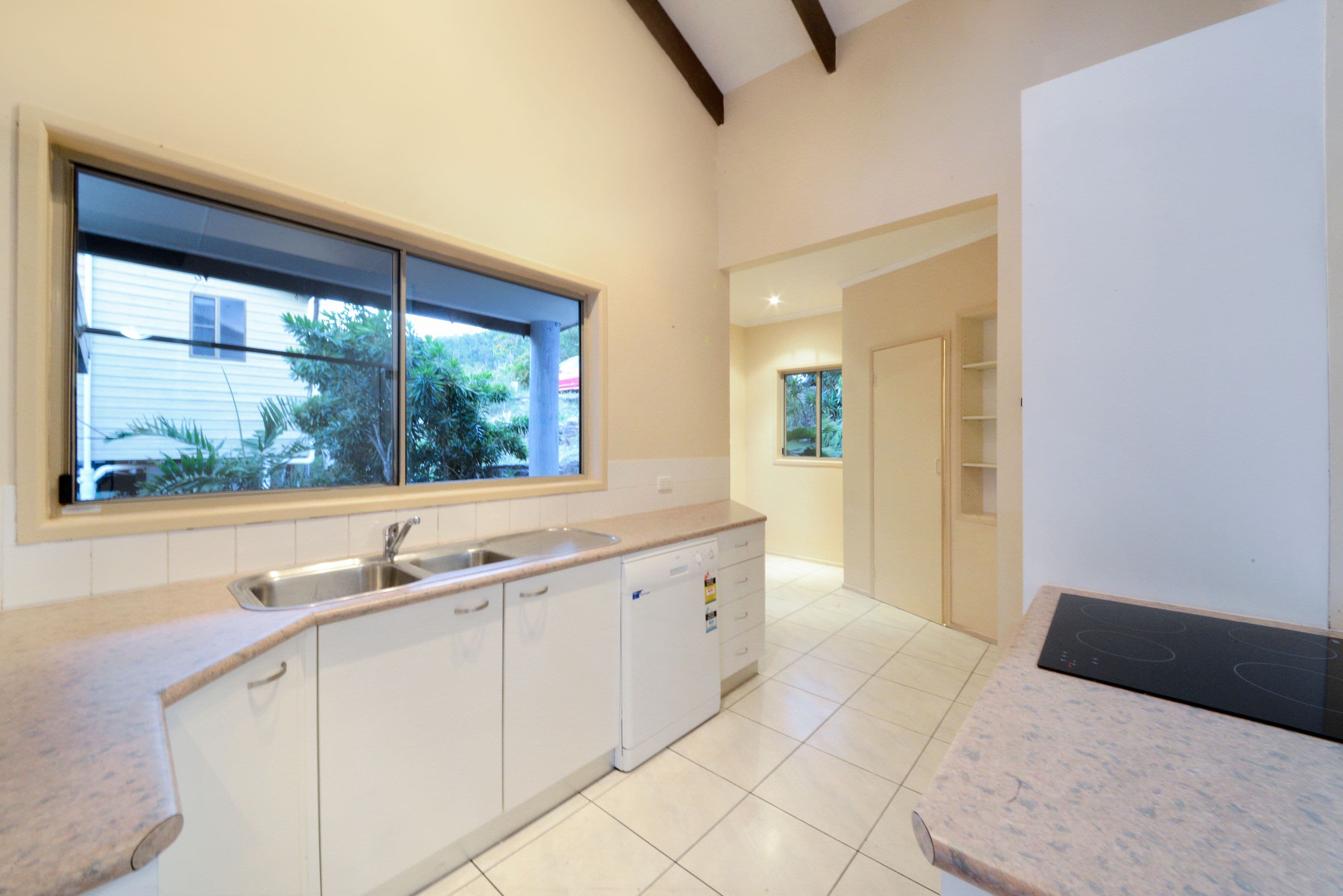 5 Woodwark Crescent, Cannonvale QLD 4802, Cannonvale - Thumbnail 5