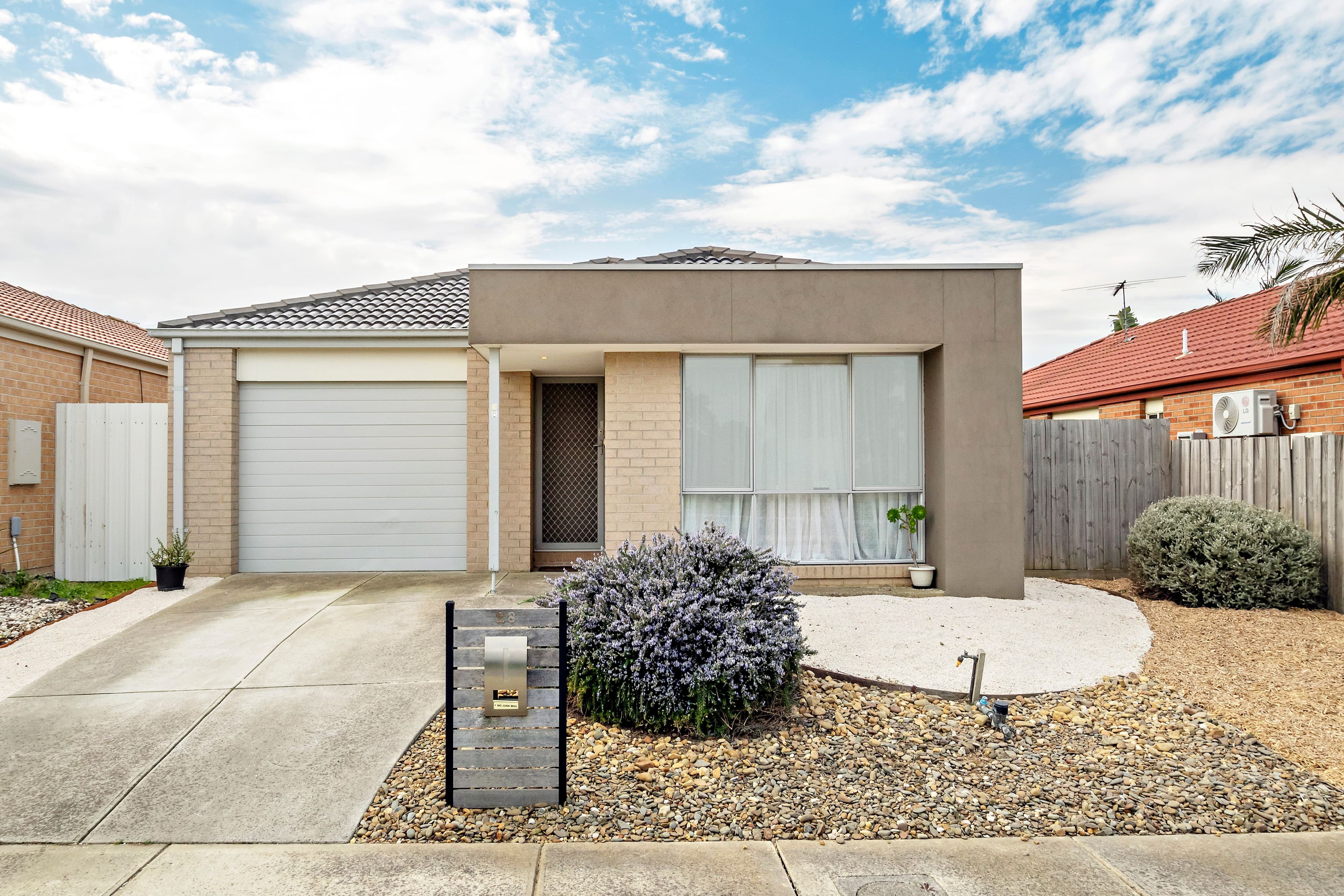 943 King Georges Rd, Blakehurst, Blakehurst - Image 1