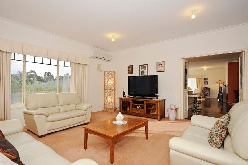 3 Pignataro Court, WANDIN NORTH VIC 3139, Wandin North - Thumbnail 2