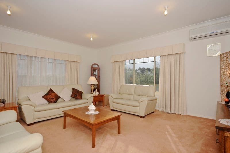 3 Pignataro Court, WANDIN NORTH VIC 3139, Wandin North - Thumbnail 4