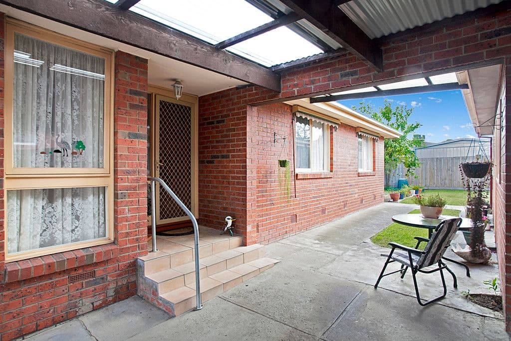 8 Penola Court, Noble Park North VIC 3174, Noble Park North - Thumbnail 2