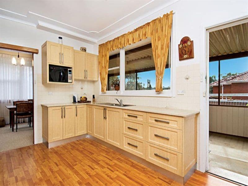 2 Woorak Crescent, MIRANDA NSW 2228, Miranda - Thumbnail 3