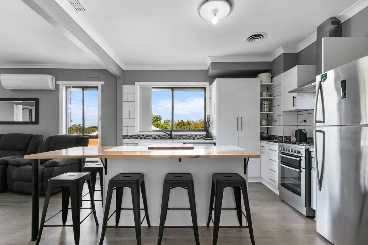 68 Savige Street, MORWELL VIC 3840, Morwell - Thumbnail 2