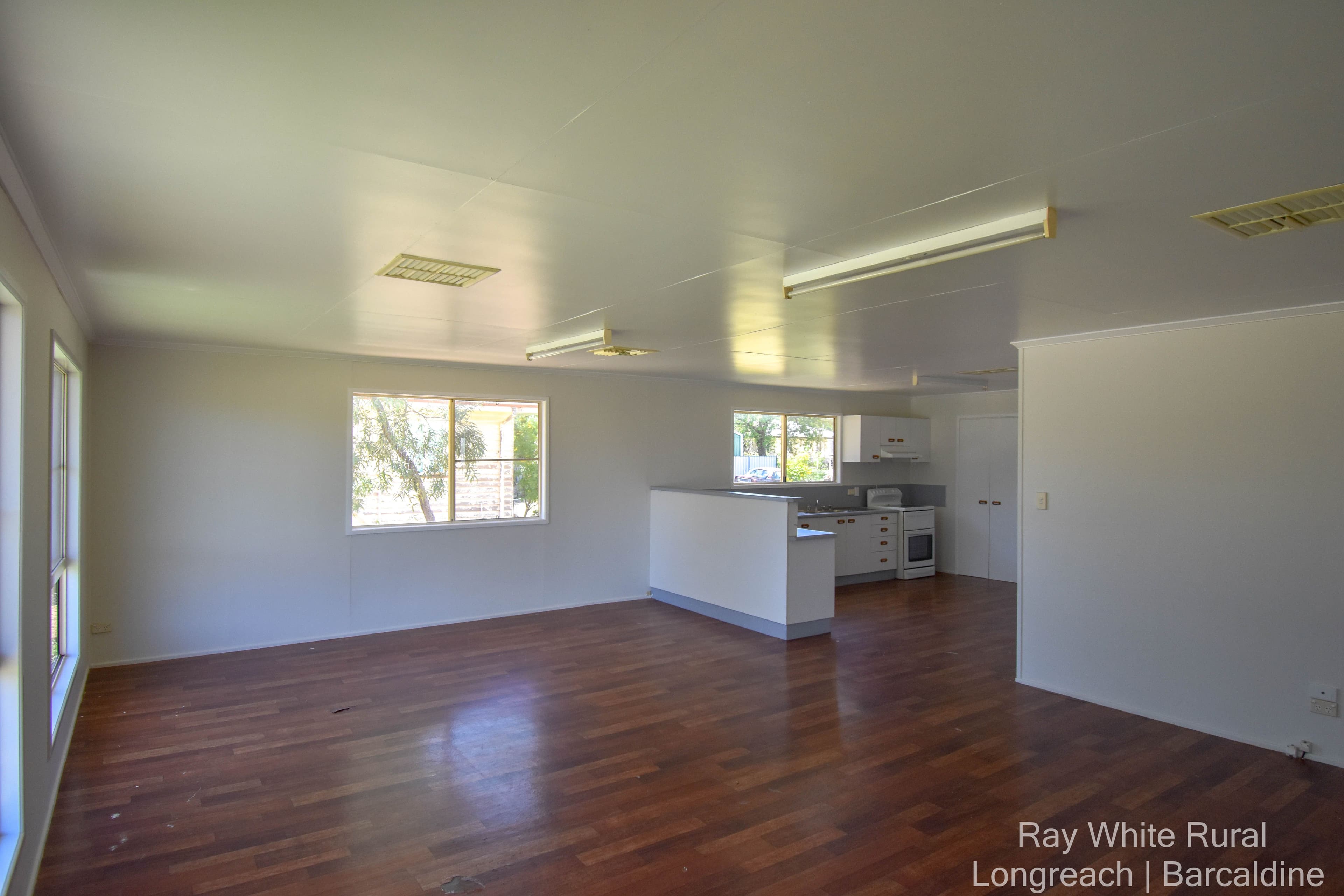 3 Heron Street, Longreach QLD 4730, Longreach - Thumbnail 2
