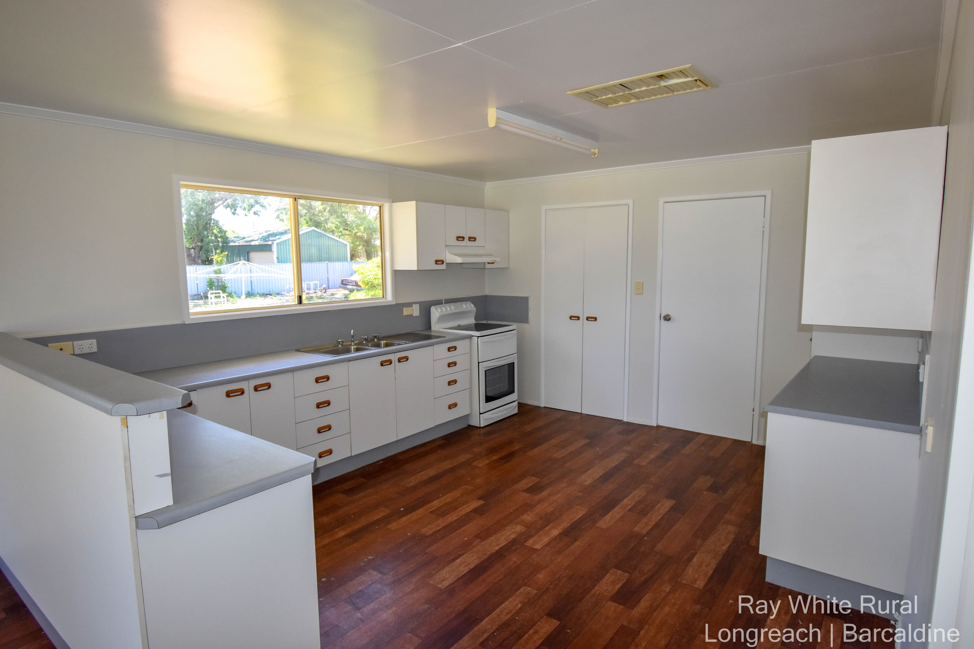 3 Heron Street, Longreach QLD 4730, Longreach - Thumbnail 3