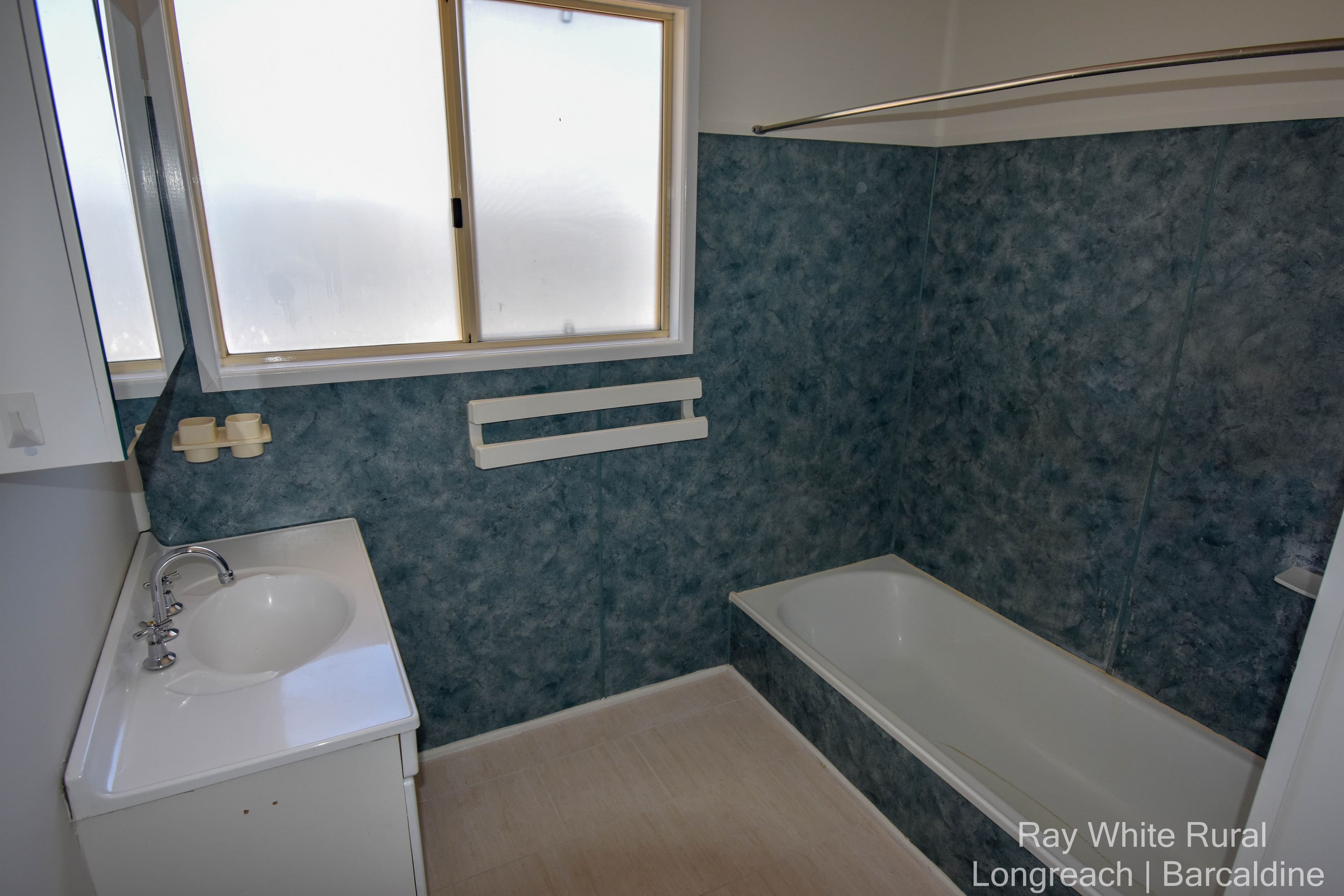 3 Heron Street, Longreach QLD 4730, Longreach - Thumbnail 5
