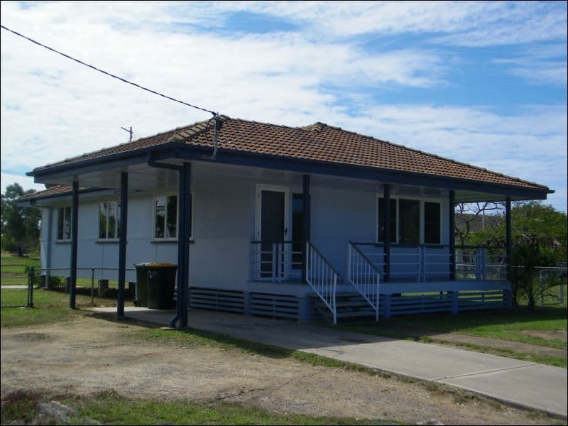 4 Moura Crescent, BARNEY POINT QLD 4680, Barney Point - Thumbnail 5