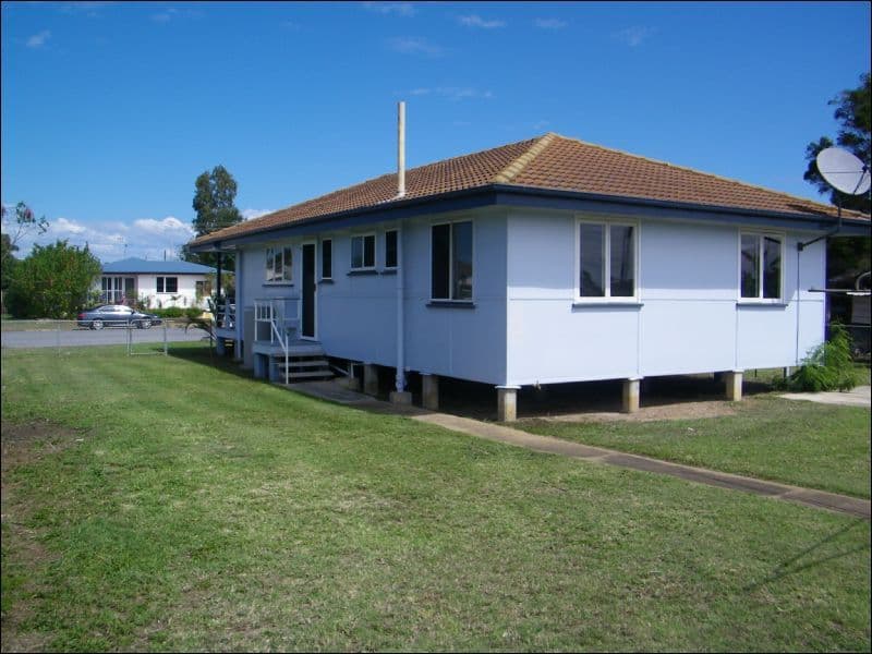 4 Moura Crescent, BARNEY POINT QLD 4680, Barney Point - Thumbnail 7