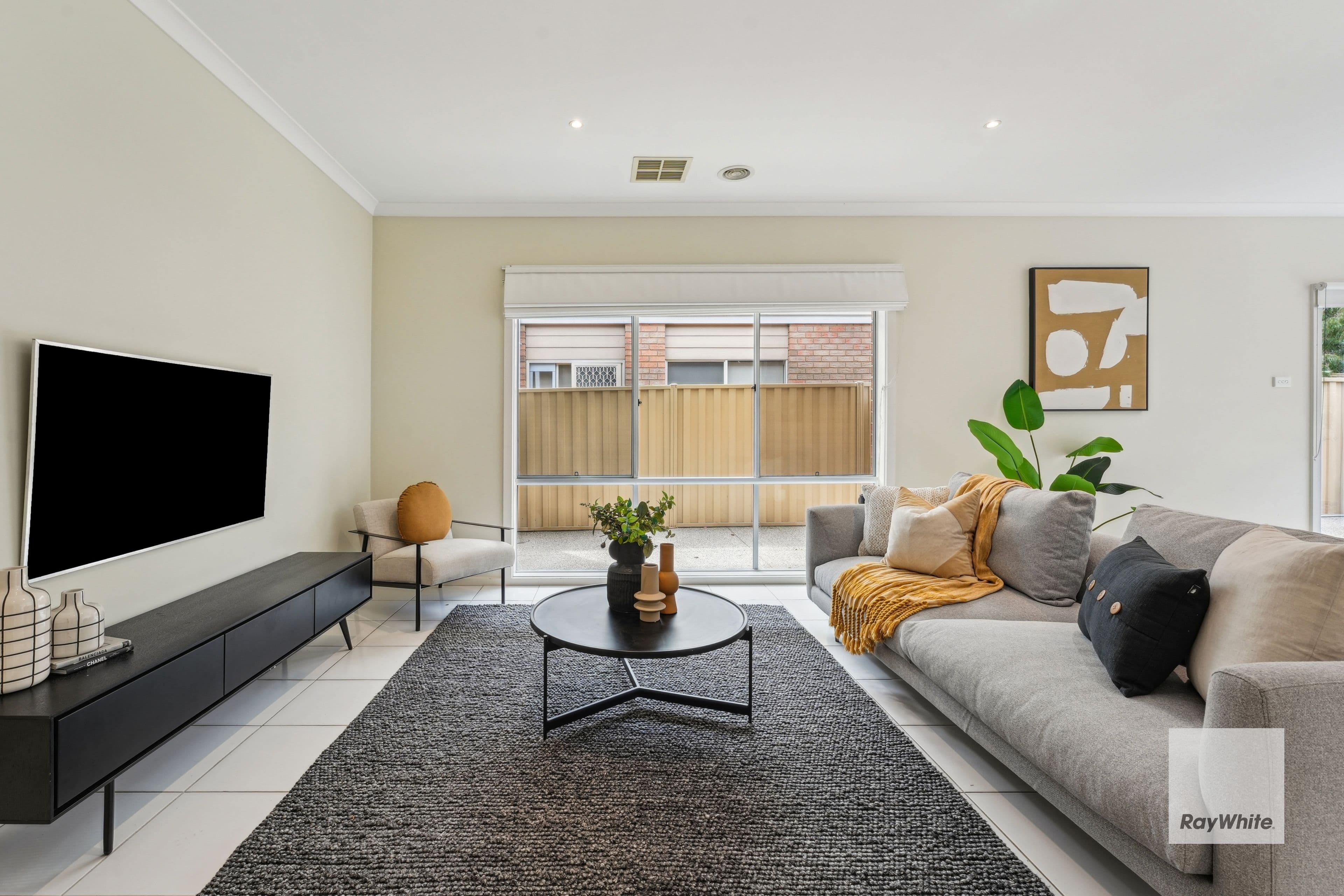 16 Clementson Drive, Caroline Springs VIC 3023, Caroline Springs - Thumbnail 4