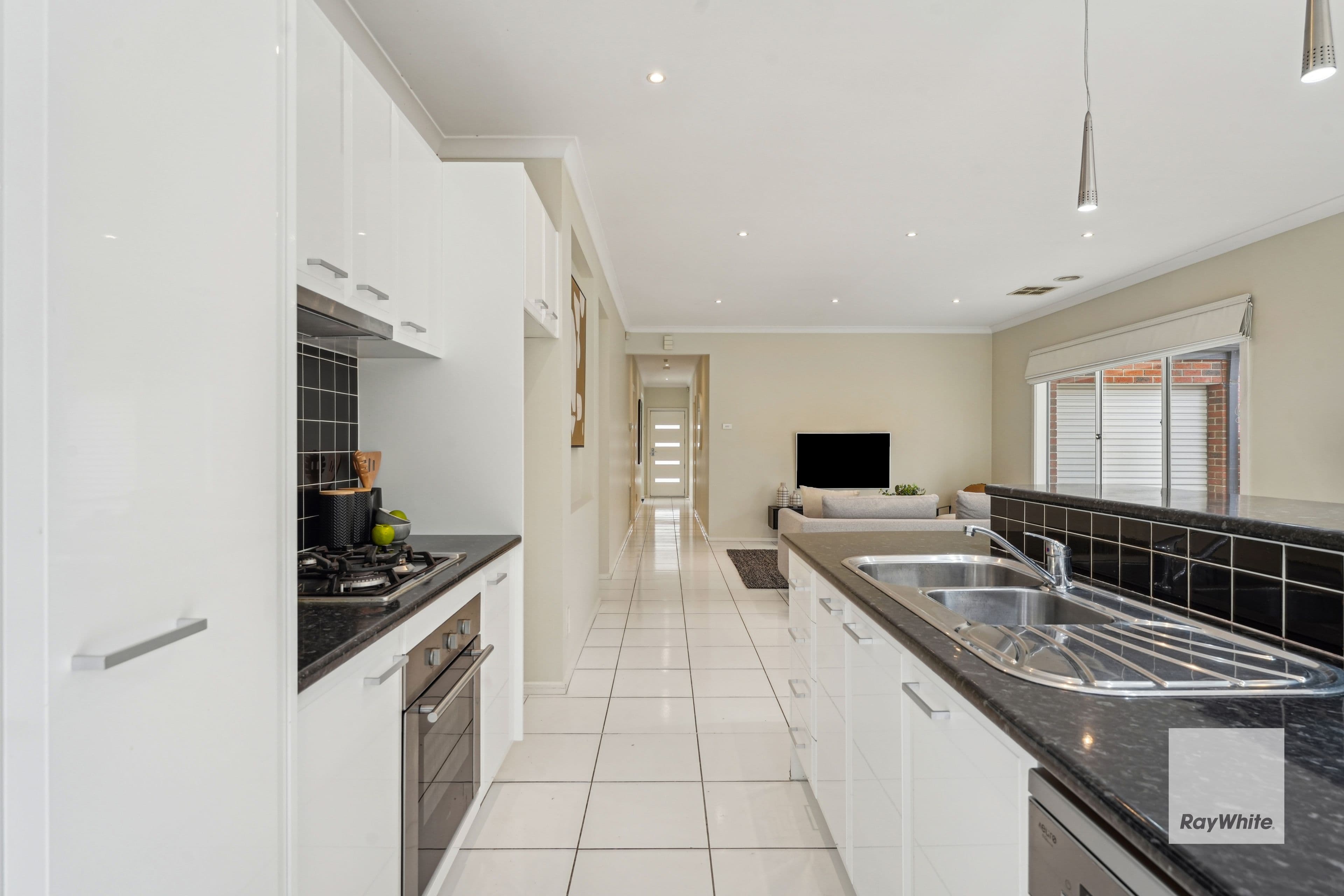 16 Clementson Drive, Caroline Springs VIC 3023, Caroline Springs - Thumbnail 7