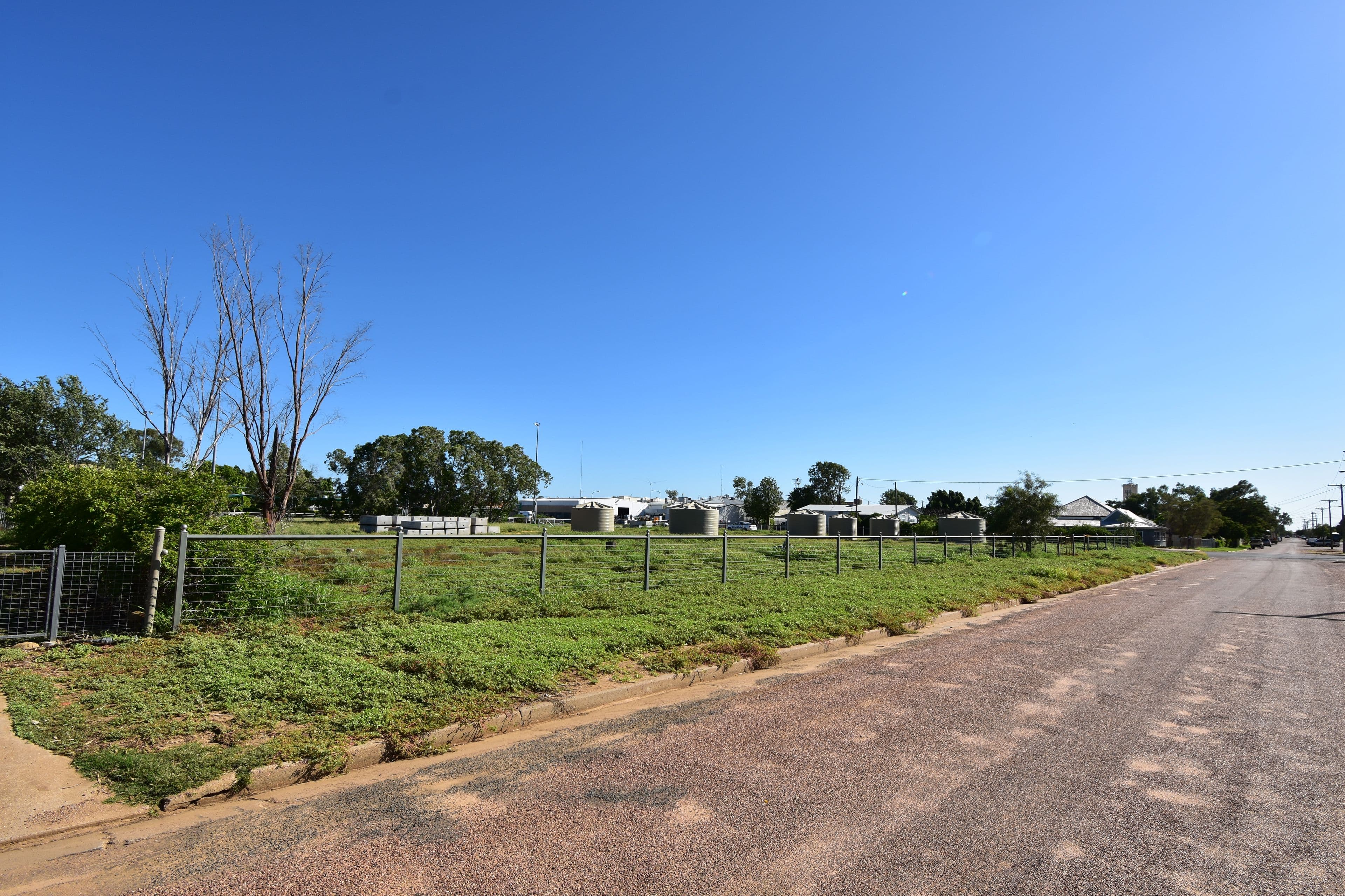 141 Galah Street, Longreach QLD 4730, Longreach - Thumbnail 2