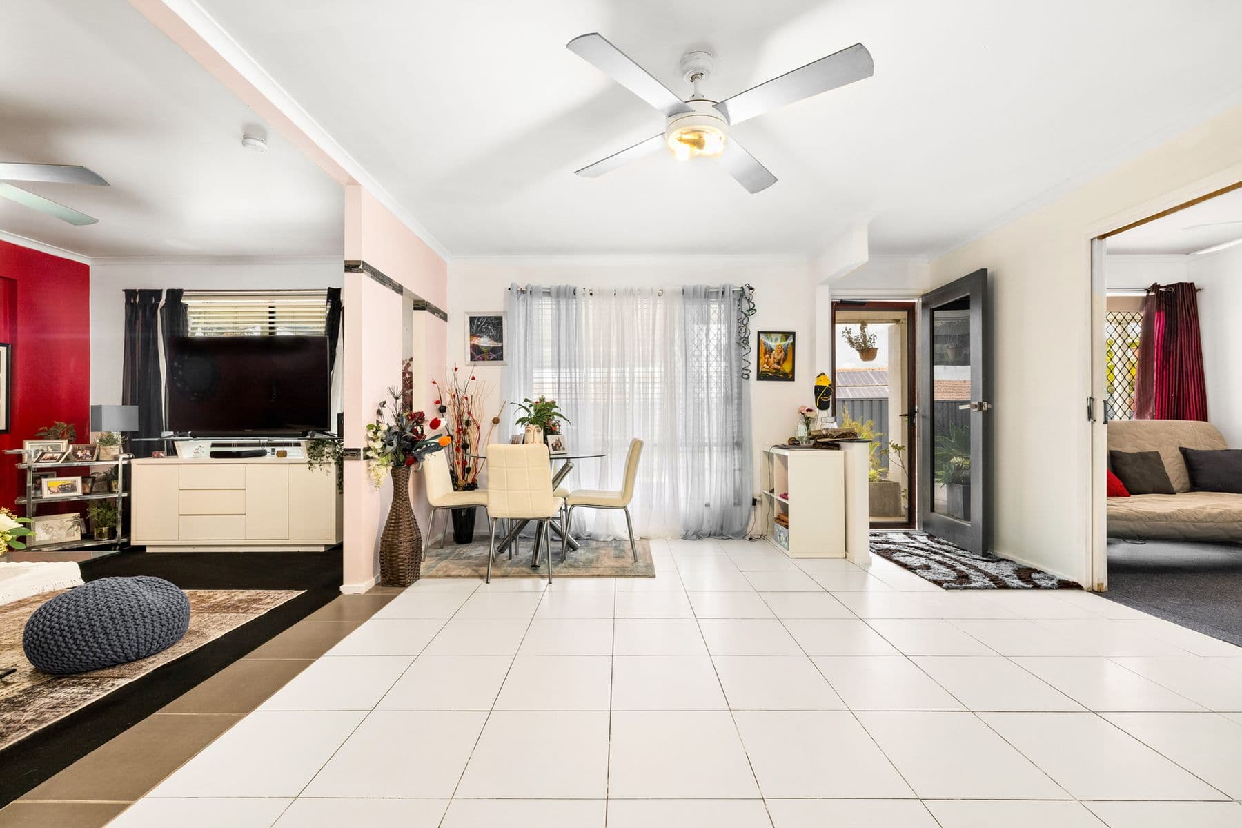 15 Cresthill Avenue, Regents Park QLD 4118, Regents Park - Thumbnail 4