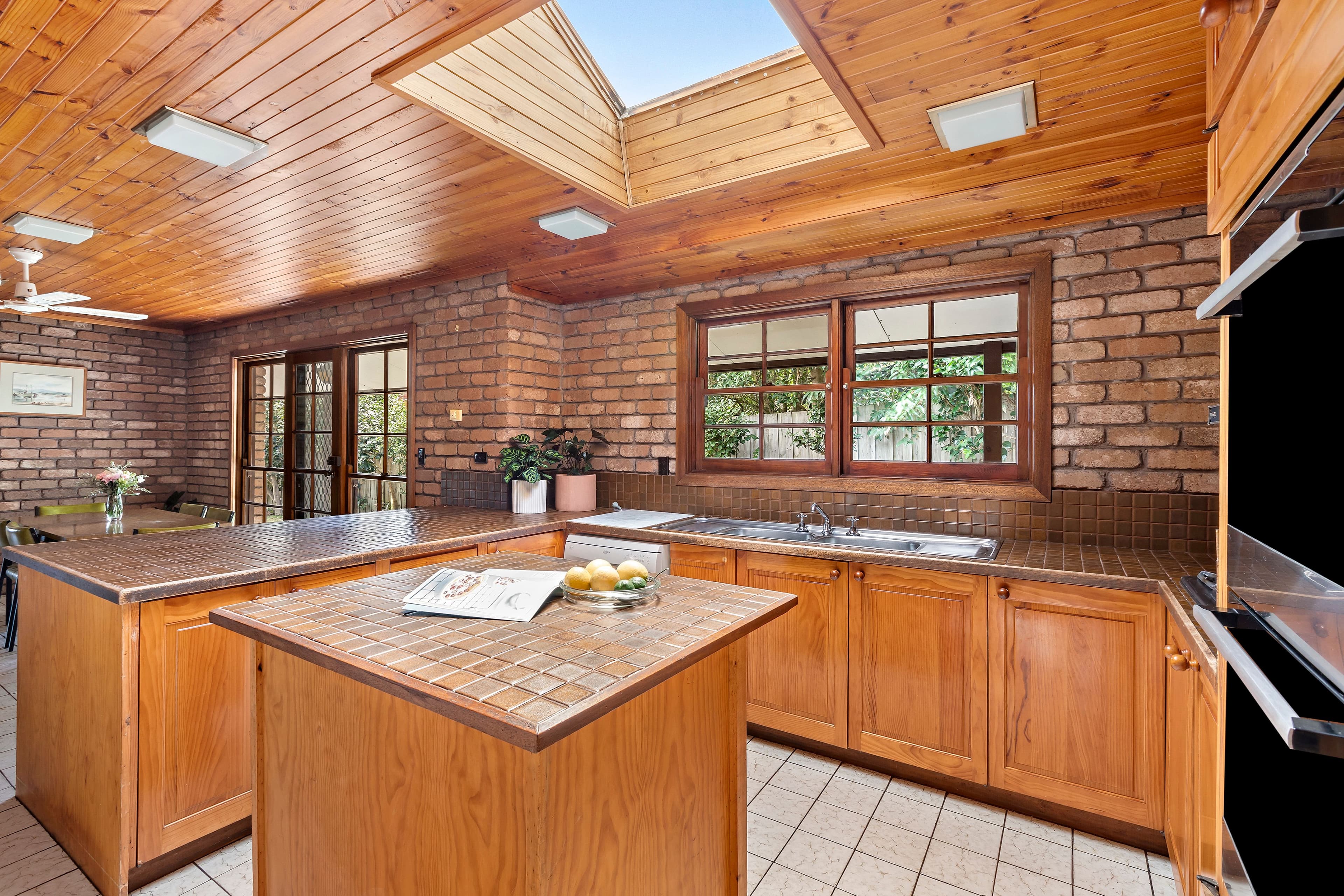 2 Hunter Court, Frankston VIC 3199, Frankston - Thumbnail 4