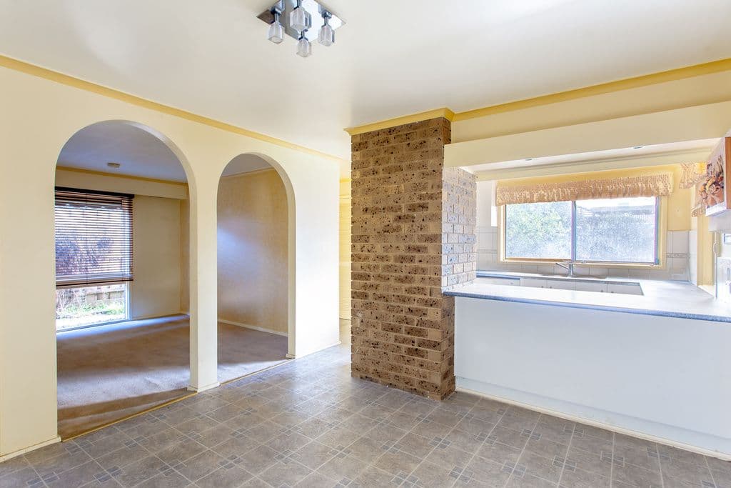 16 Bernard Drive, Melton South VIC 3338, Melton South - Thumbnail 3