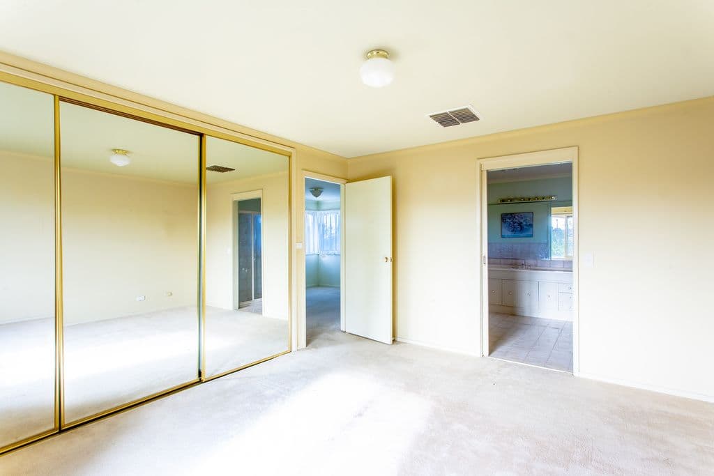 16 Bernard Drive, Melton South VIC 3338, Melton South - Thumbnail 4
