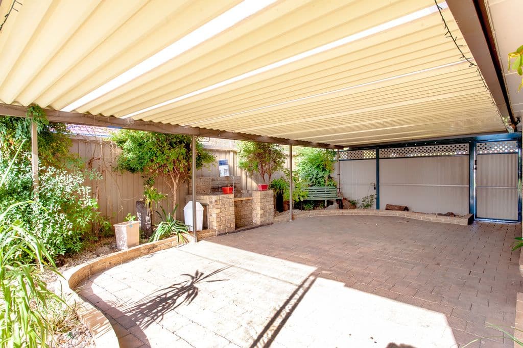 16 Bernard Drive, Melton South VIC 3338, Melton South - Thumbnail 6