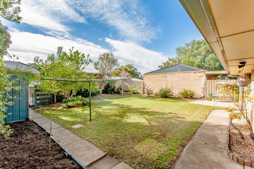 16 Bernard Drive, Melton South VIC 3338, Melton South - Thumbnail 7