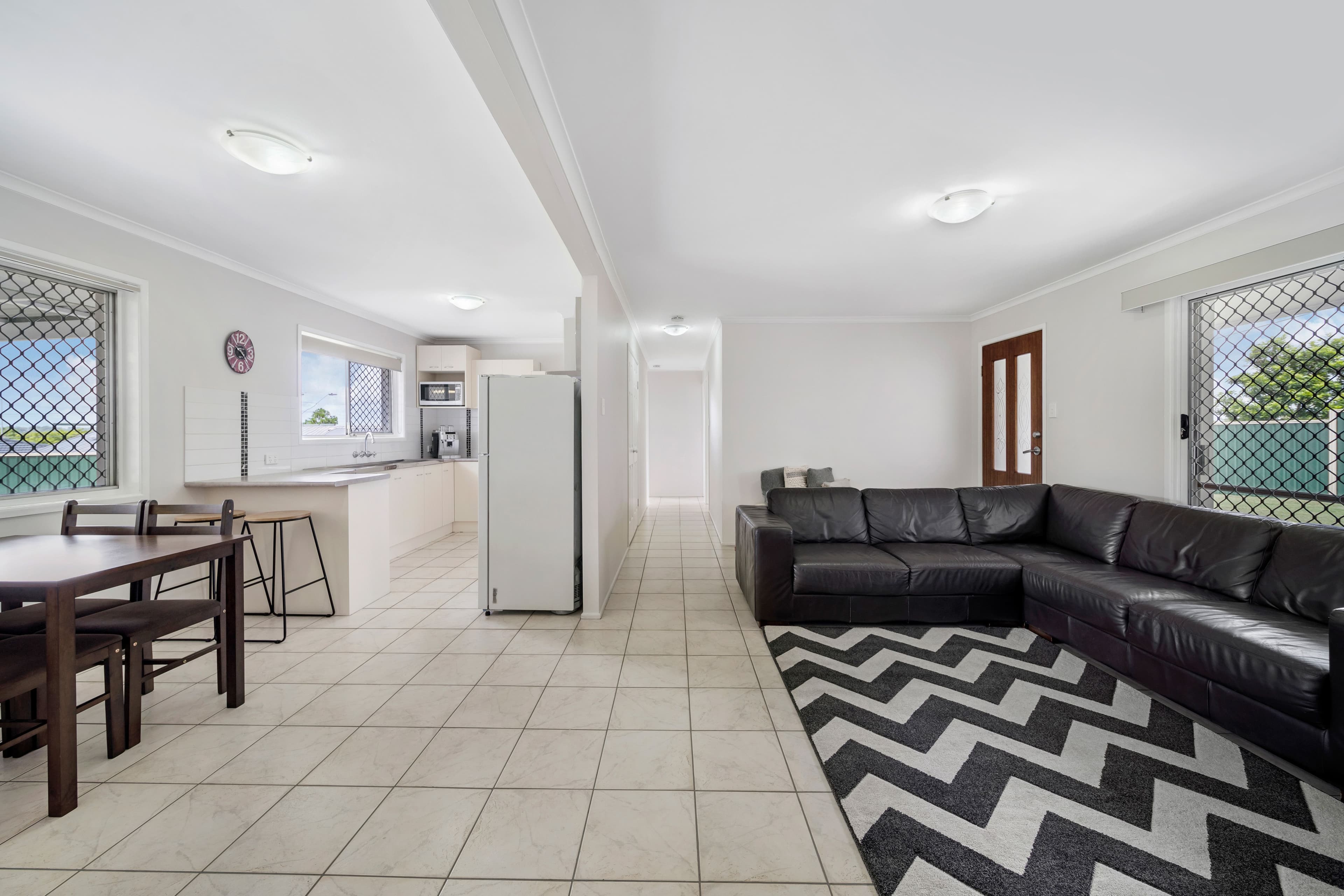 152 Barbaralla Drive, Springwood QLD 4127, Springwood - Thumbnail 2