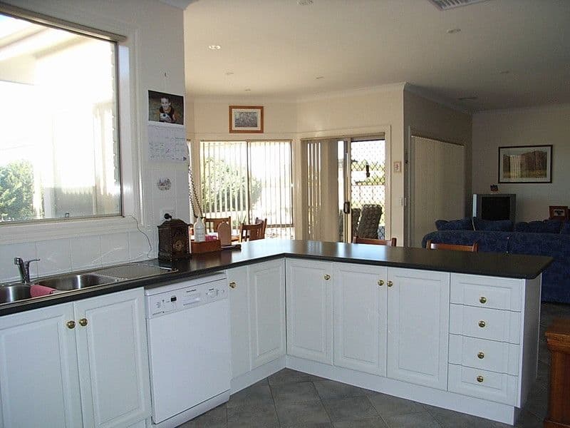 31 Village Court, ECHUCA VIC 3564, Echuca - Thumbnail 2