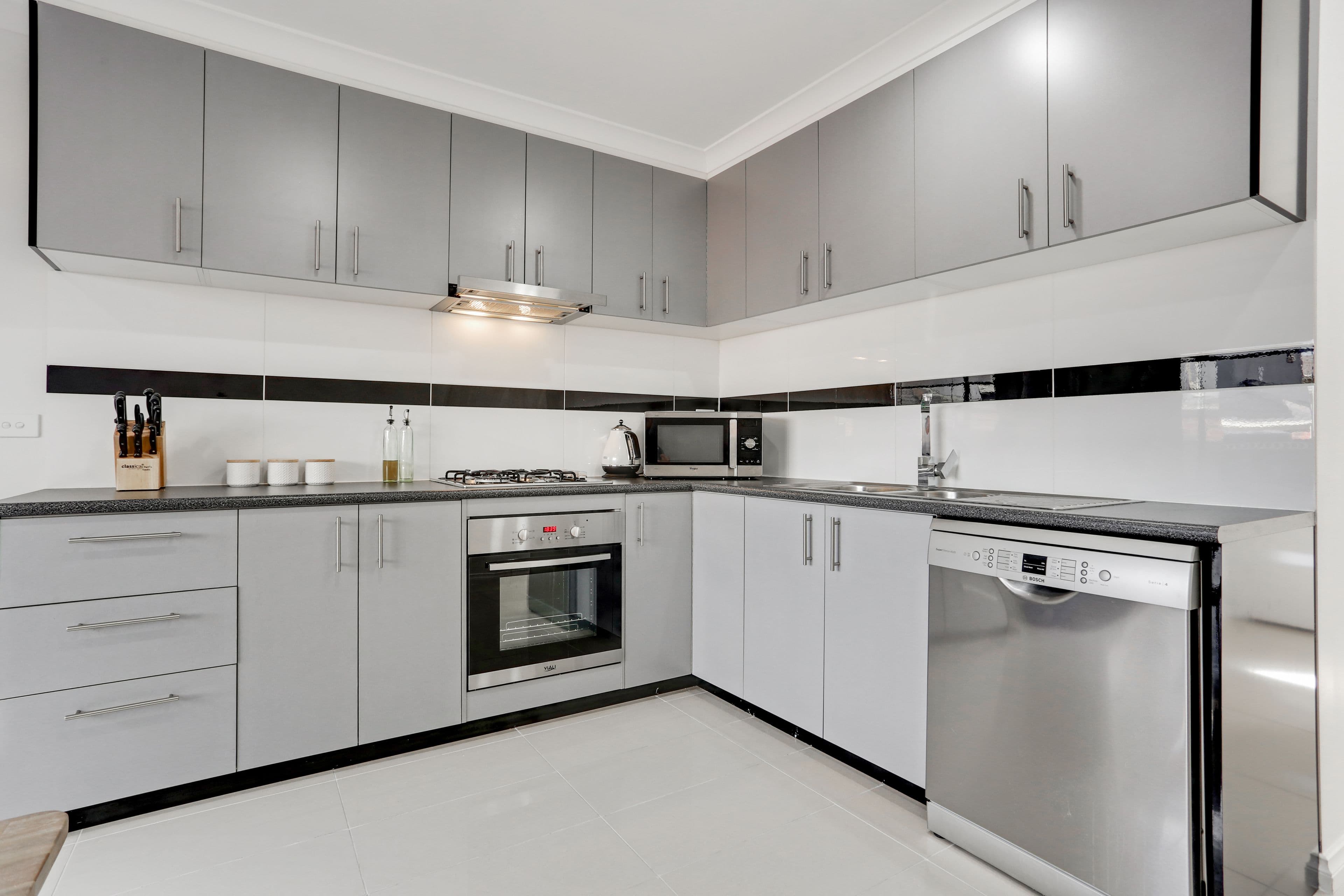69-71 Potter Street, Dandenong VIC 3175, Dandenong - Thumbnail 3