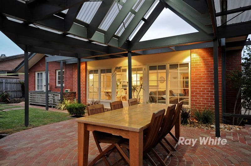 2 Cottswold Close, WANTIRNA SOUTH VIC 3152, Wantirna South - Thumbnail 5