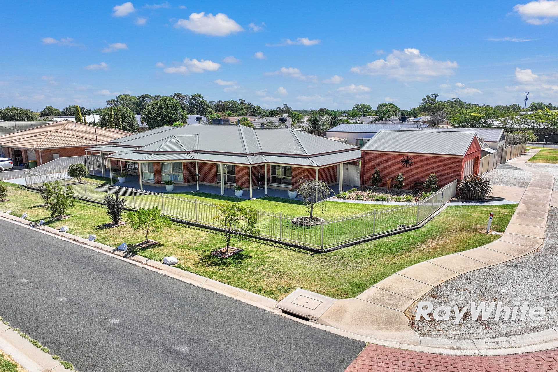 35 Paroo Street, Echuca VIC 3564, Echuca - Thumbnail 2