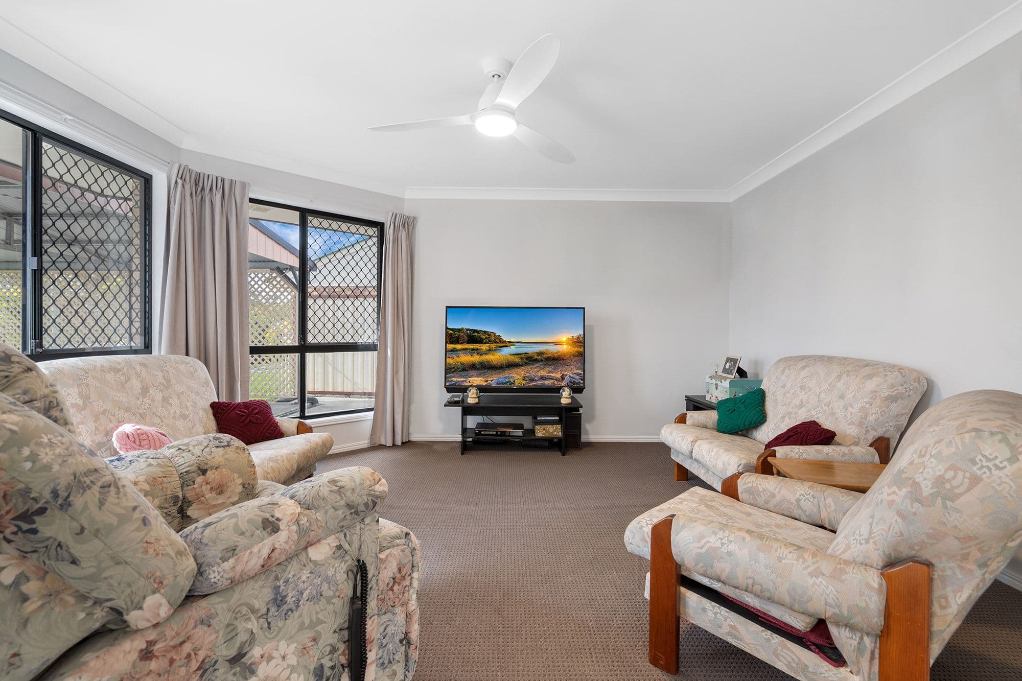 19 Edinburgh Drive, Bethania QLD 4205, Bethania - Thumbnail 2