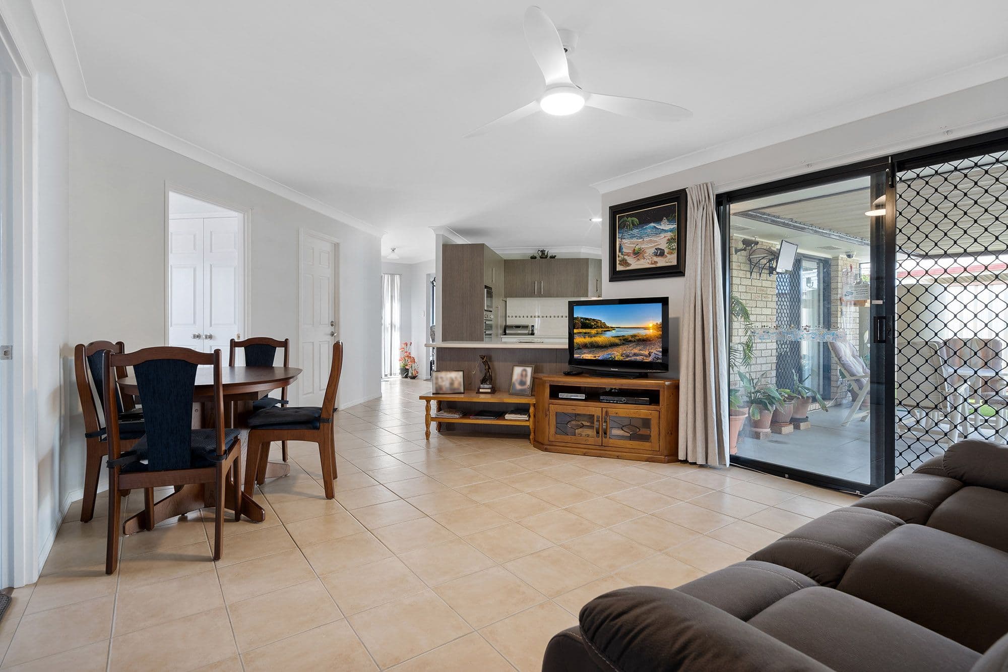 19 Edinburgh Drive, Bethania QLD 4205, Bethania - Thumbnail 3