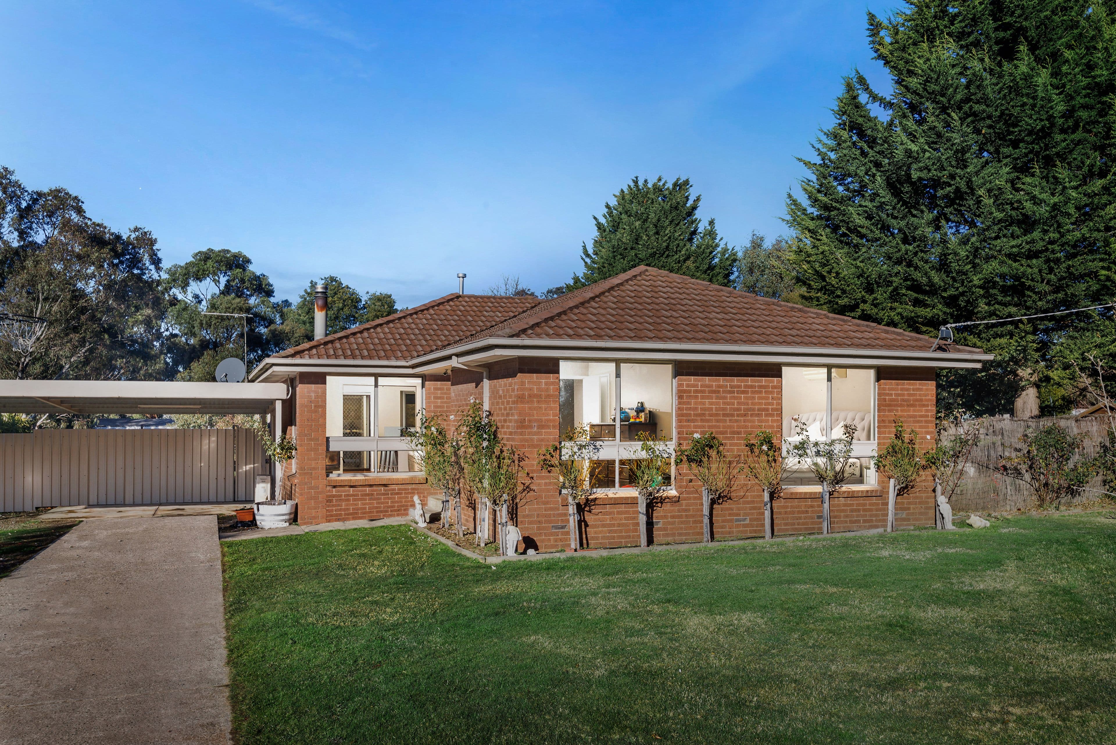 27 Reynolds Grove, Romsey VIC 3434, Romsey - Image 1