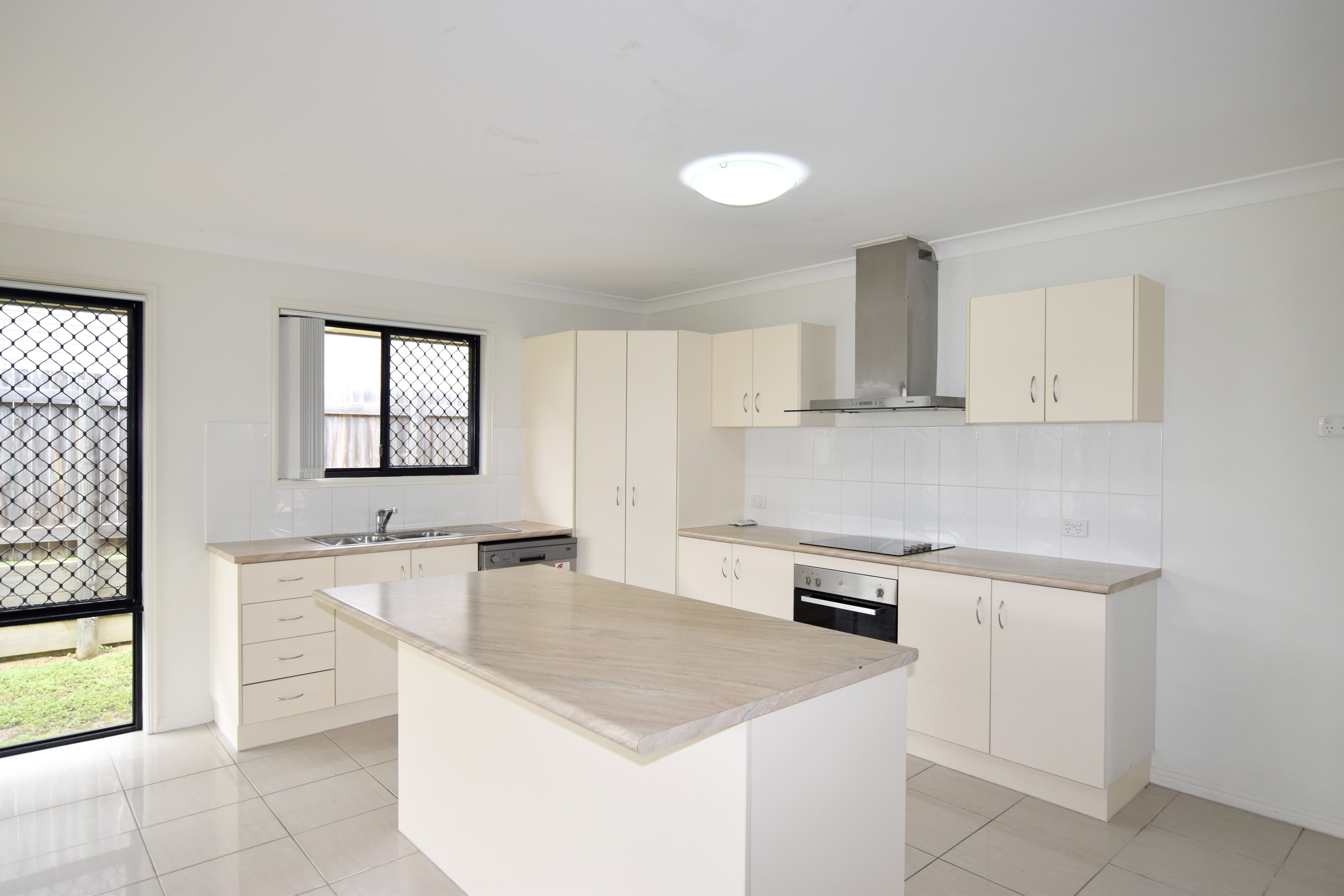 23 Bottlebrush Drive, Kirkwood QLD 4680, Kirkwood - Thumbnail 5