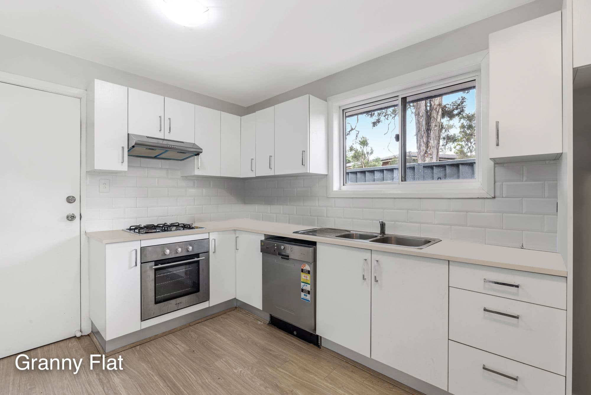 76 Wangaroa Crescent, Lethbridge Park NSW 2770, Lethbridge Park - Thumbnail 4