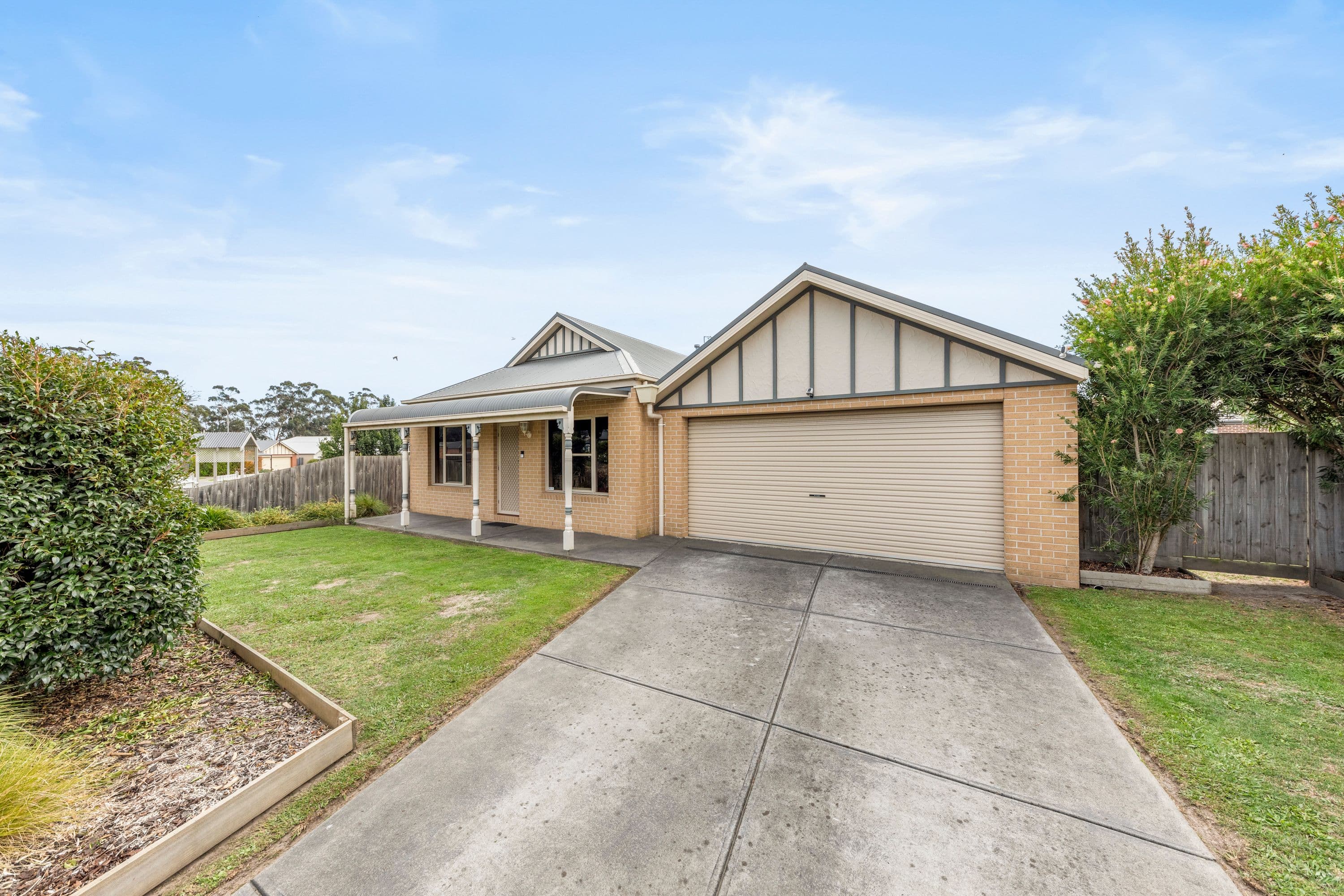 92 Cook Street, Drouin VIC 3818, Drouin - Image 1