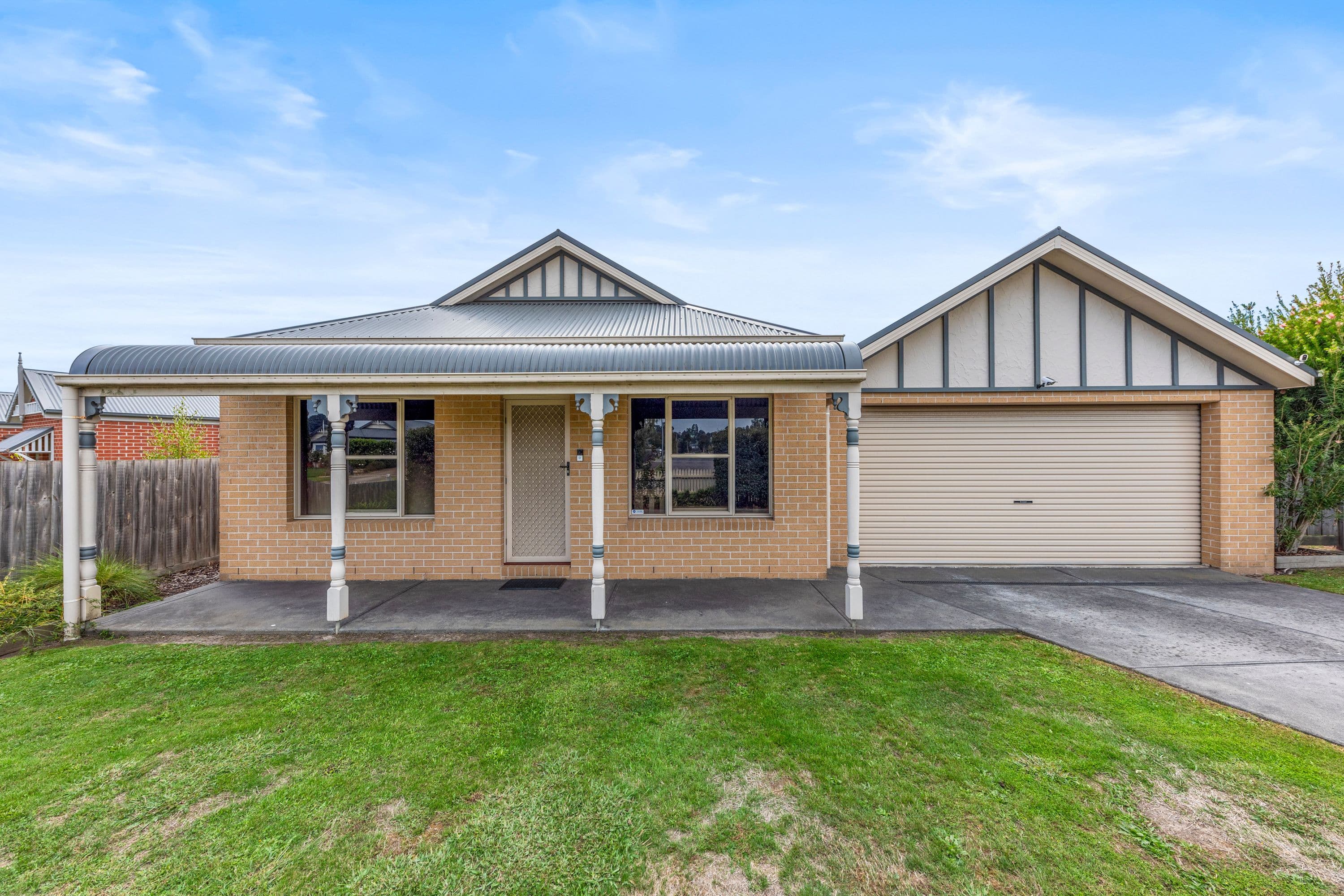 92 Cook Street, Drouin VIC 3818, Drouin - Thumbnail 2