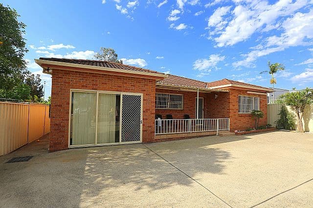 105 Norfolk Road, GREENACRE NSW 2190, Greenacre - Thumbnail 2