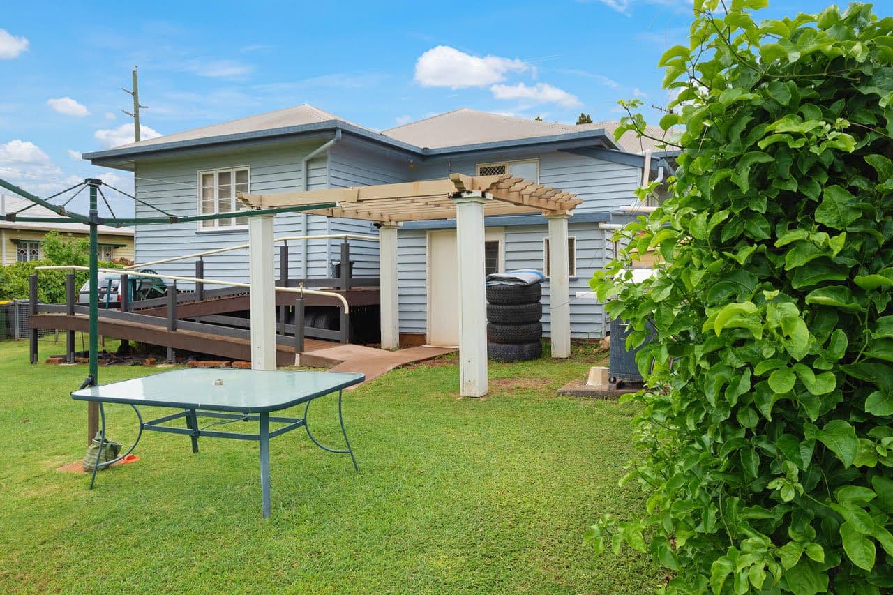 30 Churchill Street, Childers QLD 4660, Childers - Thumbnail 8