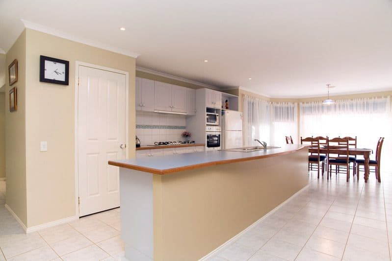 12 St Claire Avenue, SOUTH MORANG VIC 3752, South Morang - Thumbnail 2