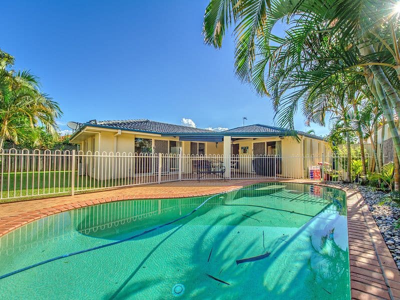 12 Gardendale Crescent, BURLEIGH WATERS QLD 4220, Burleigh Waters - Thumbnail 2