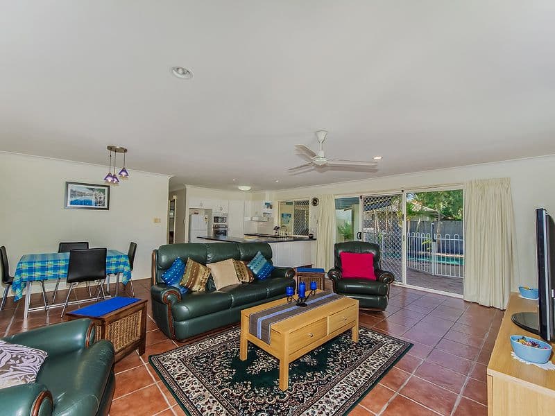 12 Gardendale Crescent, BURLEIGH WATERS QLD 4220, Burleigh Waters - Thumbnail 3