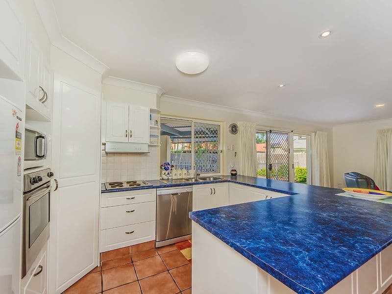 12 Gardendale Crescent, BURLEIGH WATERS QLD 4220, Burleigh Waters - Thumbnail 5