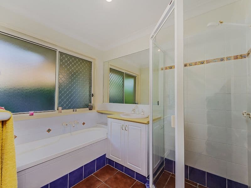 12 Gardendale Crescent, BURLEIGH WATERS QLD 4220, Burleigh Waters - Thumbnail 6