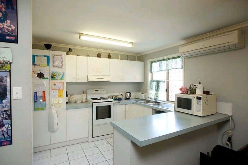 10 Rowe Close, WISHART QLD 4122, Wishart - Thumbnail 3