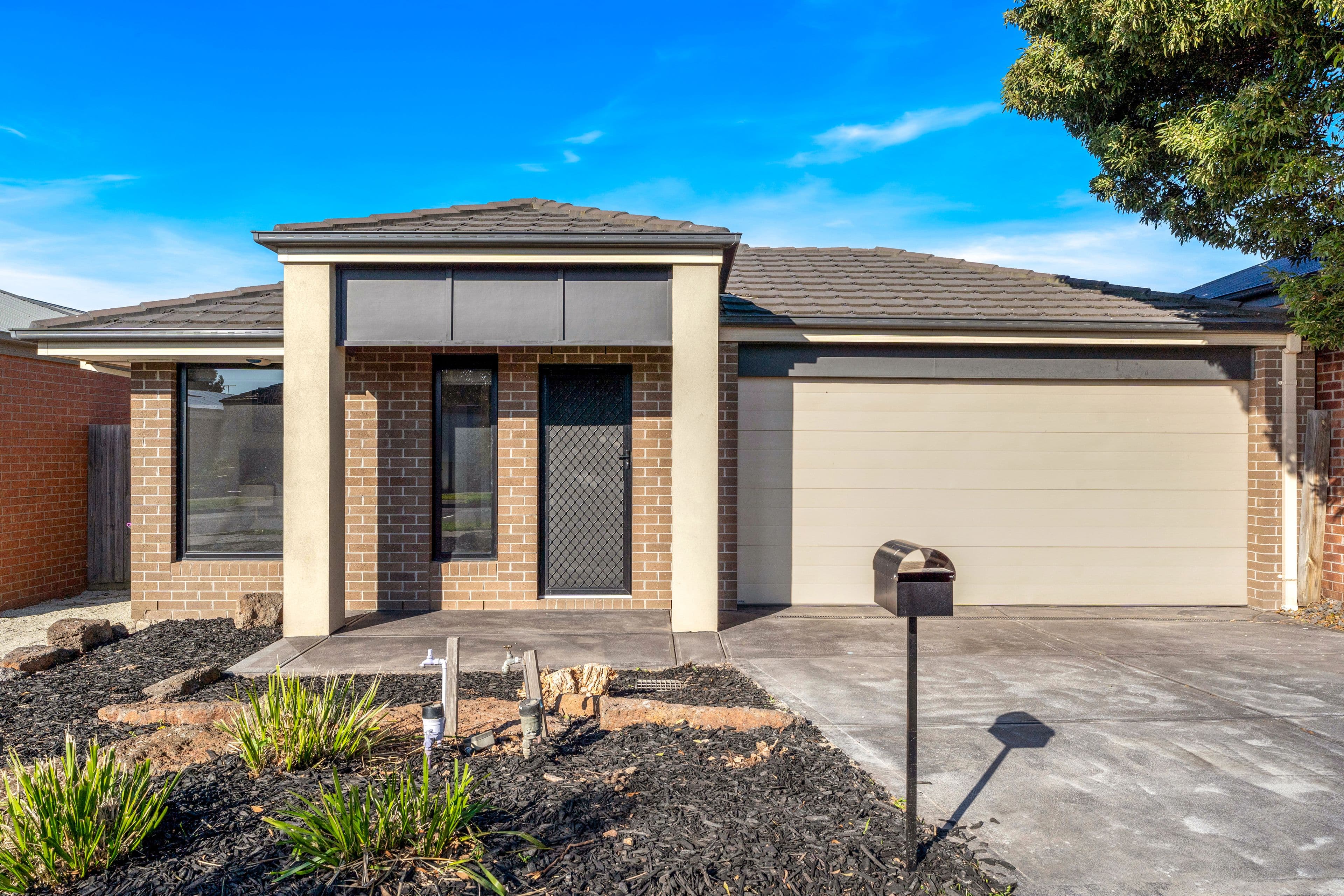 16 Brigantia Street, Epping VIC 3076, Epping - Image 1