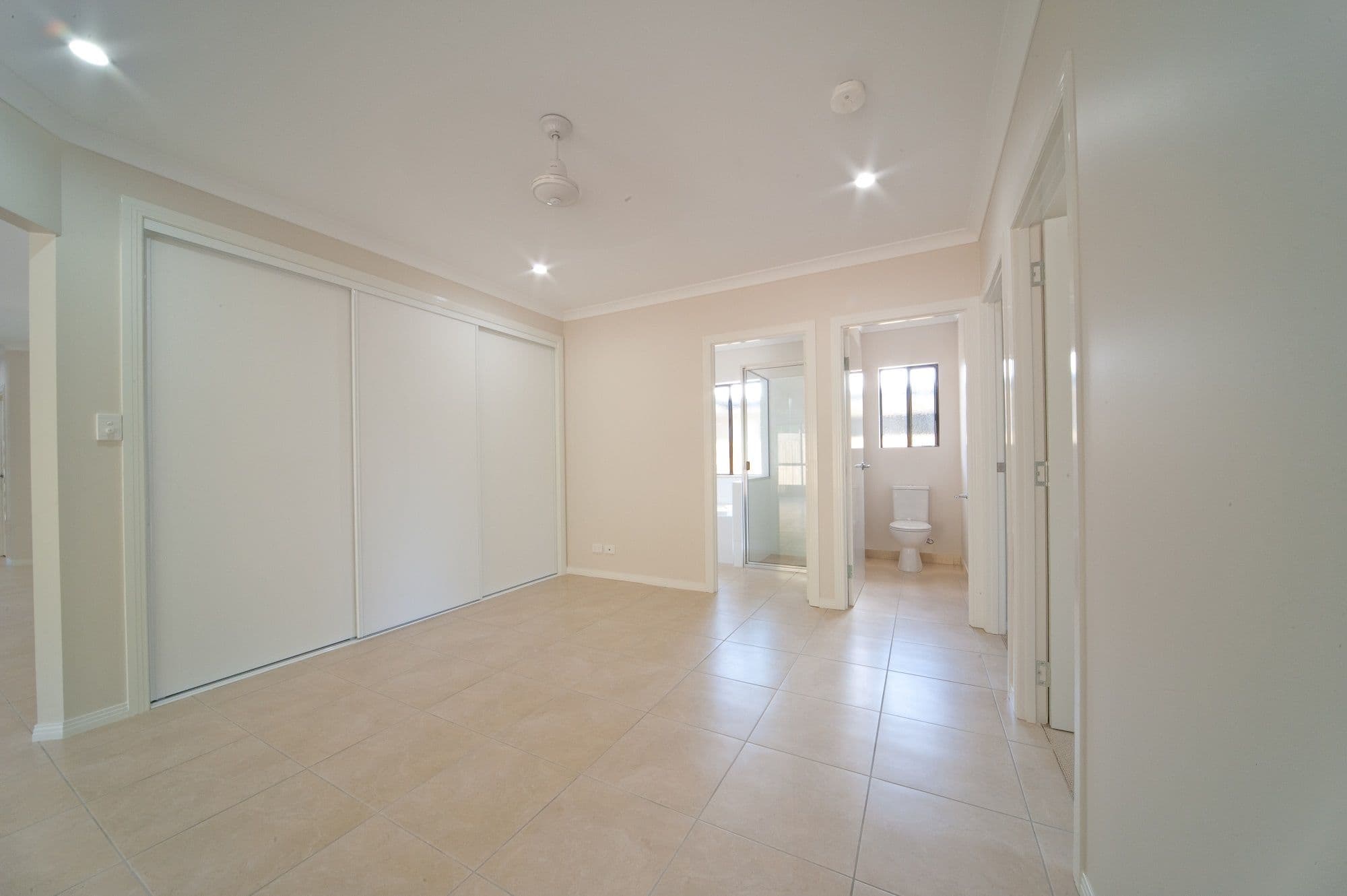 27 Twin Creek Court, CANNONVALE QLD 4802, Cannonvale - Thumbnail 7