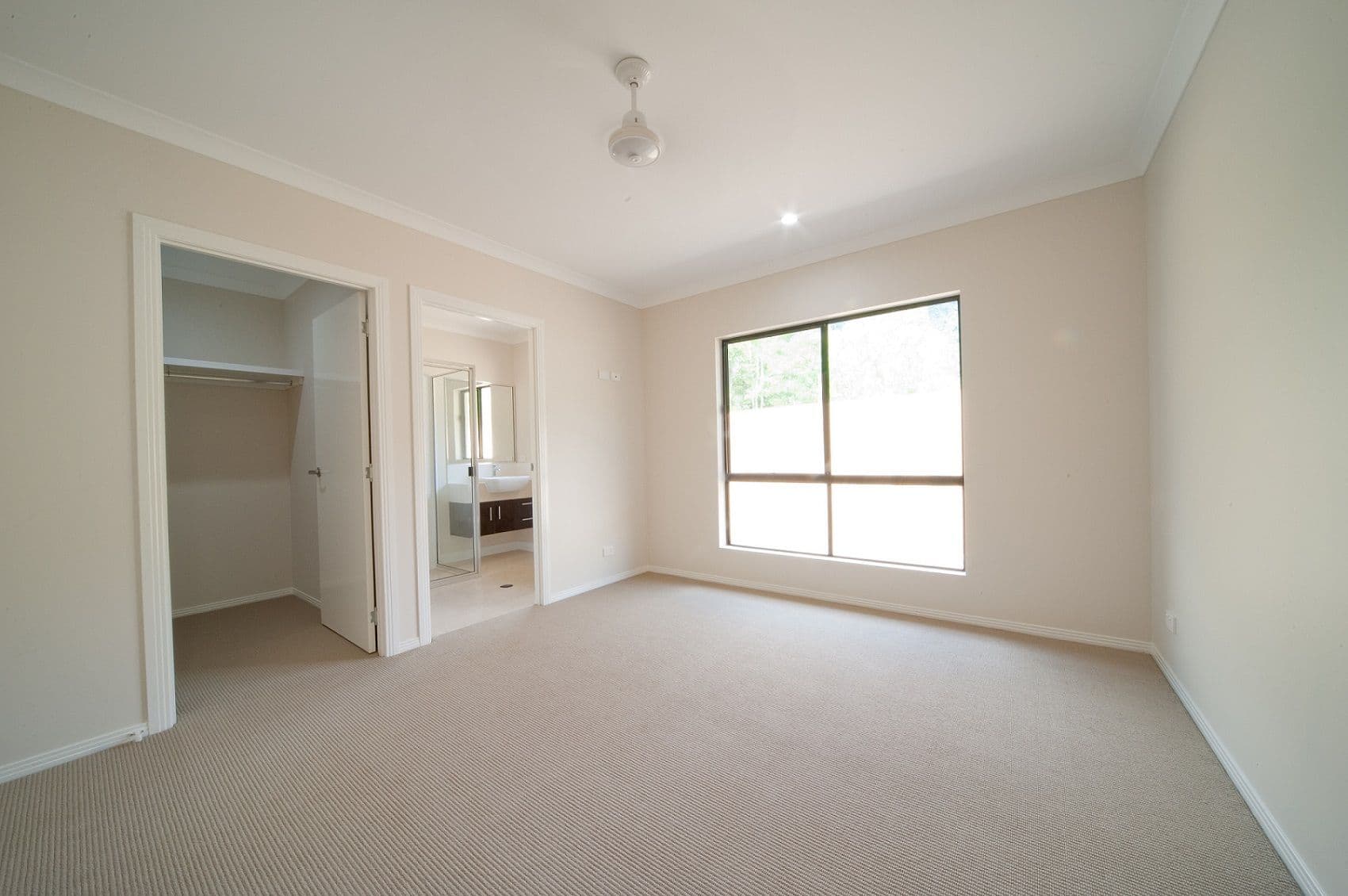 27 Twin Creek Court, CANNONVALE QLD 4802, Cannonvale - Thumbnail 8